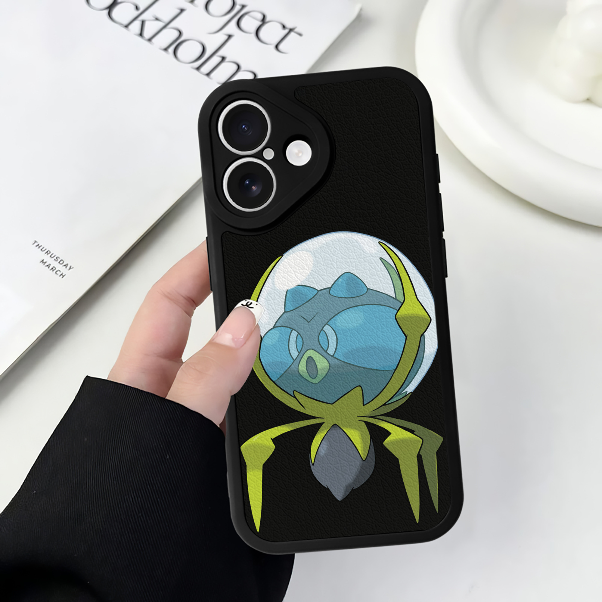 （画像用） ポケットモンスター Pokémon 【iPhone 16シリーズ対応】シリコンスマホケース（レザー調） 材質：シリコン